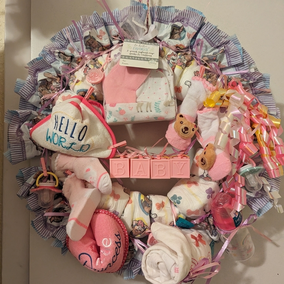 Baby Diaper Wreath Baby Shower Handmade Gift - Picture 3 of 12